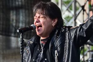 Leo Iorga, fostul solist al trupei Compact, a murit. Vezi ultima sa apariţie pe scenă  (VIDEO)