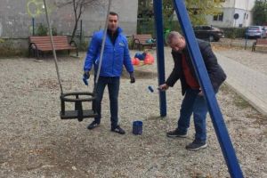 Dobre, uite de-asta n-o sa te mai voteze nici sulea! Pentru ca sunteti mizerabili si disperati!