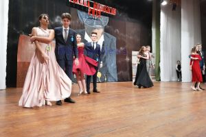 FOTO! Balul bobocilor la Colegiul Naţional ”A.T.Laurian”. Vezi cine au fost aleşi Miss şi Mister!