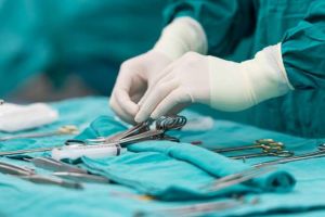 O soţie altruistă i-a salvat viaţa unui botoşănean. Omul a primit rinichiul soţului femeii