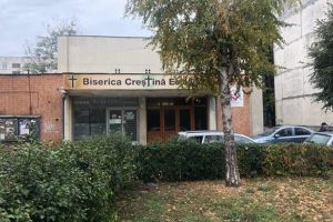 Cum vreţi să arate intrarea în Cinema Unirea din Șagului? Viceprimarul Diaconu are două propuneri