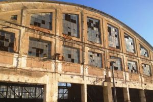 Hangarul unde s-a construit primul avion IAR la Braşov, centru de evenimente