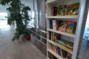 Biblioteca Aman a transportat peste o mie de cărţi la biblioteca Aeroportului Internaţional Craiova, „FlyingBooks”