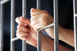 Recursul compensatoriu. Peste 500 din cei 21.000 de deţinuţi eliberaţi au recidivat în infracţiuni cu violenţă