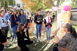  „Sărbătoarea lecturii”  la Liceul Teoretic „Mircea Eliade” din Întorsura Buzăului      „Cărţile se scriu în  singurătate, însă    împotriva ei.”- (Octavian Paler)