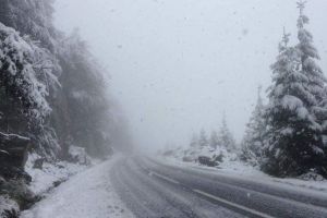 Transfăgărăşanul s-a închis. Se va putea circula din nou, la vară