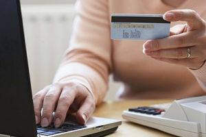 Hoţii au descoperit o nouă metodă prin care vă pot lua banii de pe card: Tehnica inedită care face ravagii în conturi