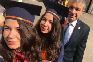 Fetele lui tata: Prin ce şmecherie au ajuns gemenele lui Bodog studente la Medicină în Capitală