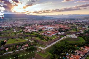 4 noiembrie 1715: Austriecii pun piatra de temelie a Cetăţii Alba Iulia, devenită astăzi polul turistic al judeţului Alba