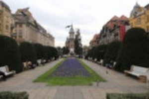 Trotuarele din centrul Timişoarei vor fi momentan cârpite. Soluţia finală: pavaje ca-n Occident!