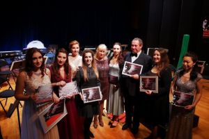 Profesorul Cezar Mititiuc, pe podium la un concurs internaţional de canto organizat la Paris