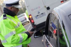 INCONȘTIENȚĂ la volan: Un bărbat de 26 de ani din Șibot, la volan cu un permis de conducere împrumutat
