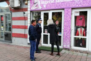 Val de spargeri, noaptea trecută, în Târgovişte. Aproximativ 20 de magazine au fost vizate