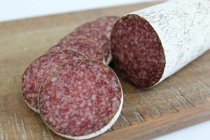 Salamul de Sibiu şi nu prea – Conţine doar carne de import