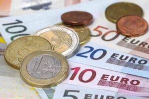 BCE a făcut cunoscute motivele pentru care România nu este pregătită să adere la zona EURO: Nivelul scăzut al veniturilor, principala problemă