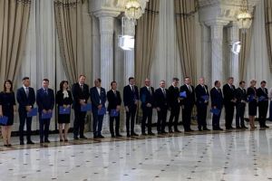 ACUM: Guvernul Orban a depus jurământul. Luni seara va avea loc prima sedinţă a noului Guvern