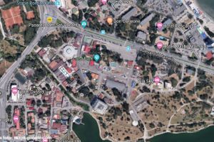 Investitie imobiliara. Doua imobile situate pe bulevardul Mamaia, desfiintate de Mariachis Klab Residence SRL 