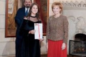 Violonista Hoos Hanna-Denise, distinsă cu  nivelul de „Aur” în cadrul programului „The Duke of Edinburgh’s International Award (DofE)”