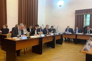 Consilierii locali convocaţi în sedinţă extraordinară