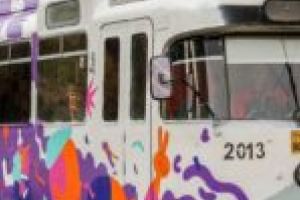 „Tramvaiul Revoluţiei”, transformat în operă de artă în capitala Banatului!