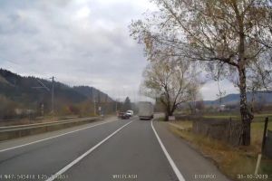 Mărturia şoferului care a evitat o nenorocire, după depăşirea în orb a unui inconştient: ...