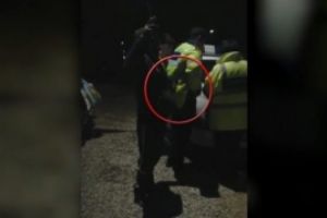 TUPEU fără limită - Anchetă în Poliţie, după ce un prahovean i-a furat ţigările unui poliţist din buzunar/ VIDEO