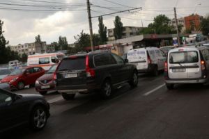 Trafic de cosmar in Ploiesti. Se asfalteaza Bulevardul Castanilor, inainte de alegeri