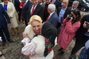 Când vin oamenii de la televizor