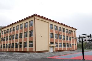 Școala Gimnazială „Iulia Haşdeu” a fost anvelopată cu bani de la Uniunea Europeană