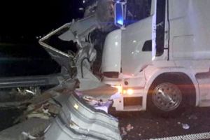TIR-uri implicate în accidente la Morăreşti şi Drăganu