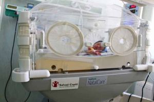 Povestea uimitoare a bebeluşului de 700 de grame care s-a încăpăţânat să traiască: Sebi a stat internat un an în spital