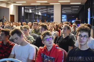 Generaţia Tech: Peste 400 de tineri bihoreni vor învăţa cum să digitalizeze instituţiile publice şi companiile (FOTO)