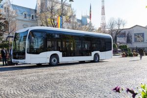 Primul autobuz complet electric