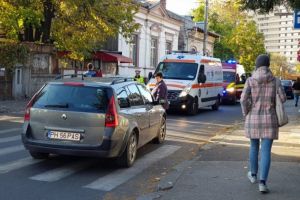 Accident in Ploiesti, pe str. Neagoe Basarab. Doua femei au fost lovite pe trecere de o soferita neatenta