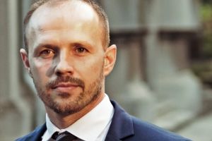 ILEGAL! Cum foloseşte Klaus Iohannis oamenii din stat ca să fie reales! Membru CNA implicat în campania electorală online a preşedintelui