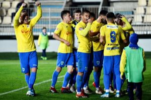 Cu puncte şi pastile pe podium!