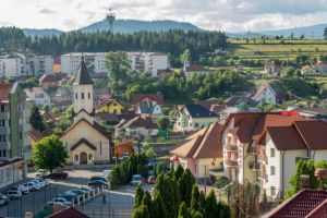 Topliţa: Un dulce foc electoral cu fum uşor, dar urât mirositor