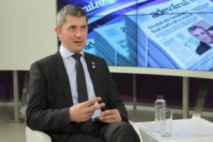 Ies la suprafaţă CONTRACTELE lui Dan Barna! A DIRIJAT râuri de bani