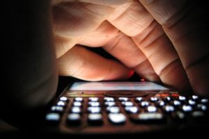 Doi puşti din Dorohoi, arestaţi la domiciliu după două infracţiuni de furt şi una de tâlhărie