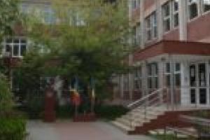 Cluburi mobile în şcolile cărăşene pentru confortul elevilor