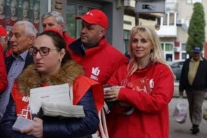 Pesedizare la plecare: Conducerea Ape Crişuri îşi „înşurubează” pe funcţii pilele, care drept mulţumire fac campanie în timpul serviciului (FOTO)