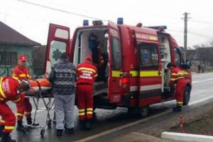 Mamă şi fiu găsiţi intoxicaţi de la sobă