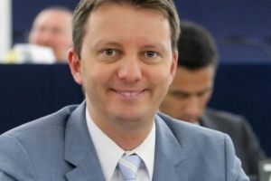 Analfabetul a picat testul! Ursula von der Leyen l-a intervievat pe Siegfried Mureşan şi l-a REFUZAT