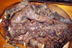 Iepure de câmp la tavă