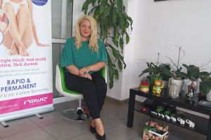 O tânără vrea să schimbe mentalităţile în industria beauty târgovişteană