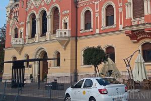 OTL: Staţia de autobuz din Piaţa Unirii a fost aşezată pe vechiul amplasament