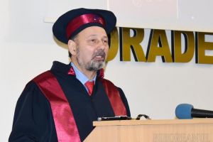 Unul dintre cei mai cunoscuţi analişti politici din lume a devenit Doctor Honoris Causa la Oradea: „La 30 de ani după 1989, este ceea ce ne aşteptam şi ne doream?” (FOTO)