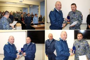 FOTO. Distincţii militare onorifice pentru 12 cadre militare şi civile din cadrul Colegiului Naţional Militar „Mihai Viteazul”, la 100 de ani de la înfiinţarea insituţiei