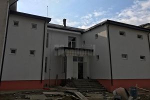 Mai multe unităţi de învăţământ din comuna Dărmăneşti sunt în curs de modernizare ...