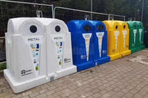 Containere de tip clopot, pentru plastic, hârtie, sticlă şi metal, amplasate în toate ...